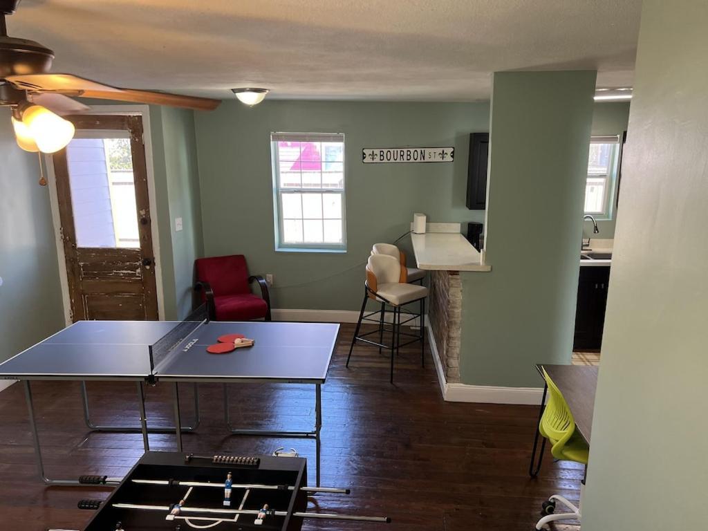 Appartamento Chillpad Blocks From Frenchquarters New Orleans Esterno foto